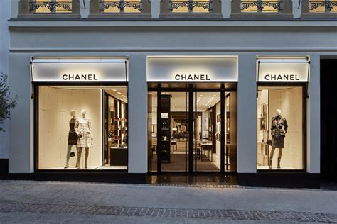 chanel boutique paris opening hours|Chanel shop online Paris.